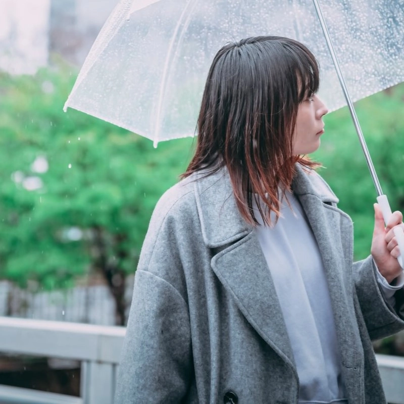 ホワイト・クラシック・レインシャツ